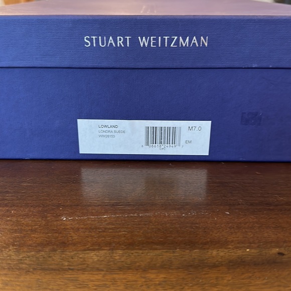 Stuart Weitzman LowLand Londra Suede ankle boot. Size 7M - Picture 5 of 5